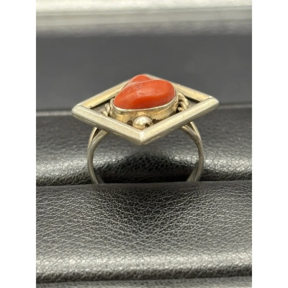 Vintage Sterling Silver Genuine Coral Ring Size 6.25 Tested 6 Grams E18